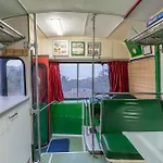 A One Of A Kind Bus With Gorgeous Views مكان تخييم