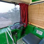 A One Of A Kind Bus With Gorgeous Views Кемпинг *