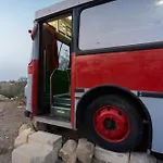 A One Of A Kind Bus With Gorgeous Views Kamp alanı Nadur
