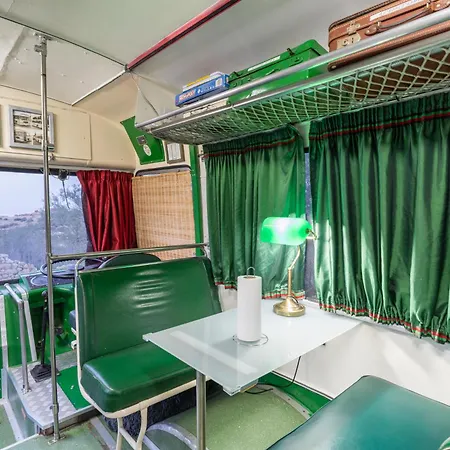 A One Of A Kind Bus With Gorgeous Views キャンプ場 *