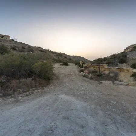 A One Of A Kind Bus With Gorgeous Views Кемпинг