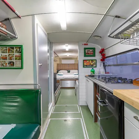 Кемпинг A One Of A Kind Bus With Gorgeous Views