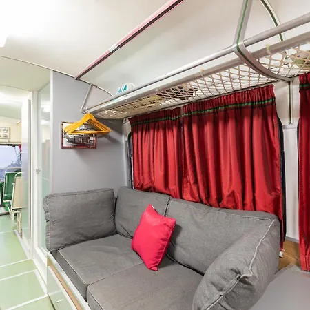 A One Of A Kind Bus With Gorgeous Views Кемпинг