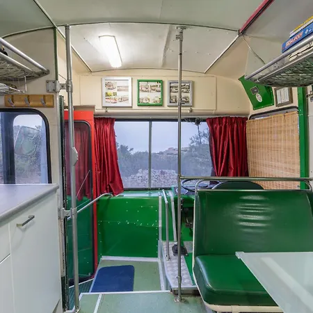 A One Of A Kind Bus With Gorgeous Views Кемпинг