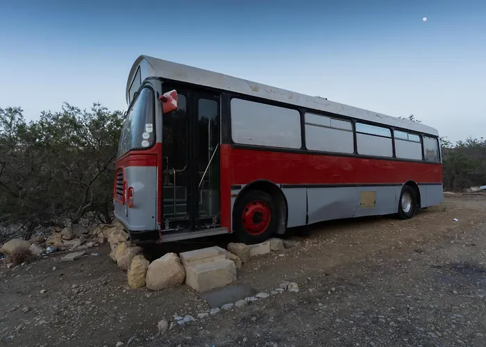 A One Of A Kind Bus With Gorgeous Views 营地 *
